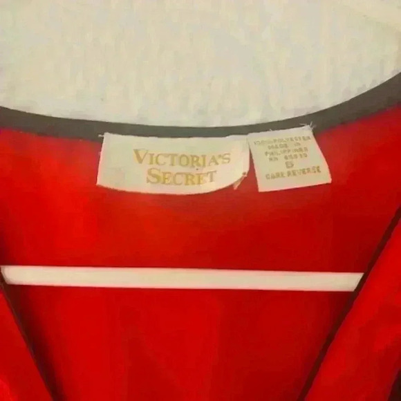 Vintage Victoria Secret Robe with the blouse - Picture 8 of 9
